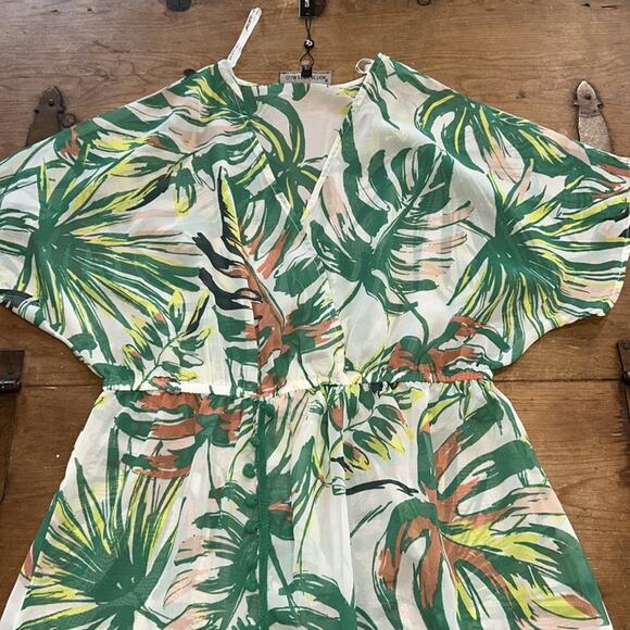 Woman’s Club Z Collection Leaf Print Coverup Size Large - Picture 8 of 9